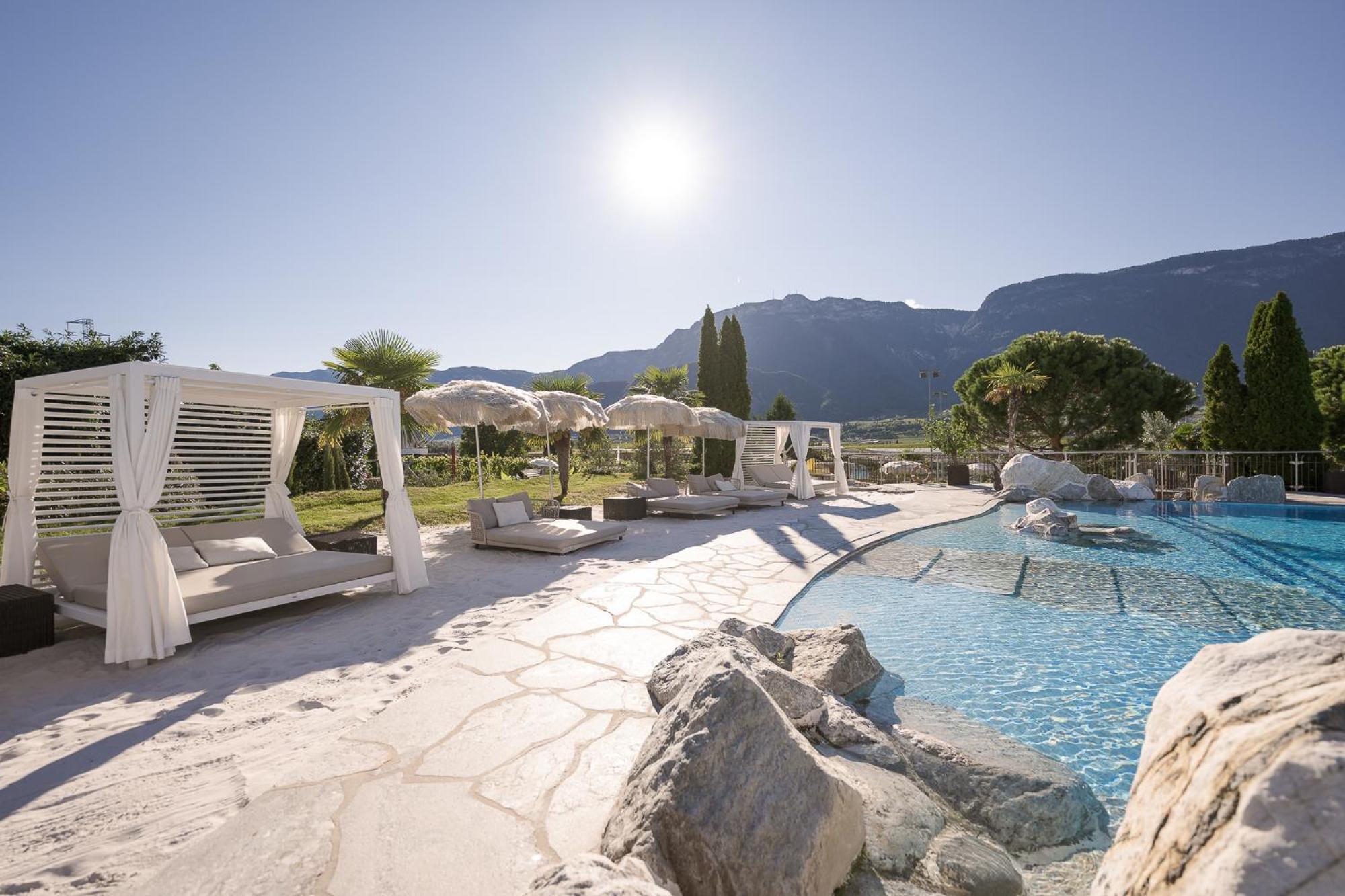 Weinegg Wellviva Resort أبيانو سولاّ ستراذا المظهر الخارجي الصورة
