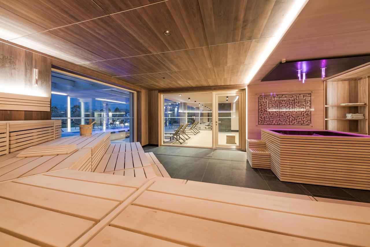 Weinegg Wellviva Resort أبيانو سولاّ ستراذا المظهر الخارجي الصورة