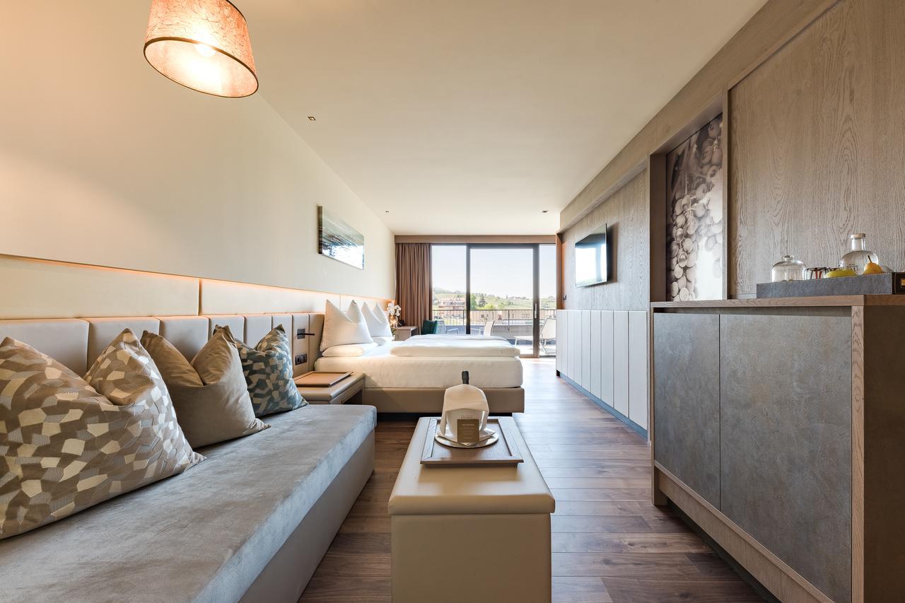 Weinegg Wellviva Resort أبيانو سولاّ ستراذا المظهر الخارجي الصورة